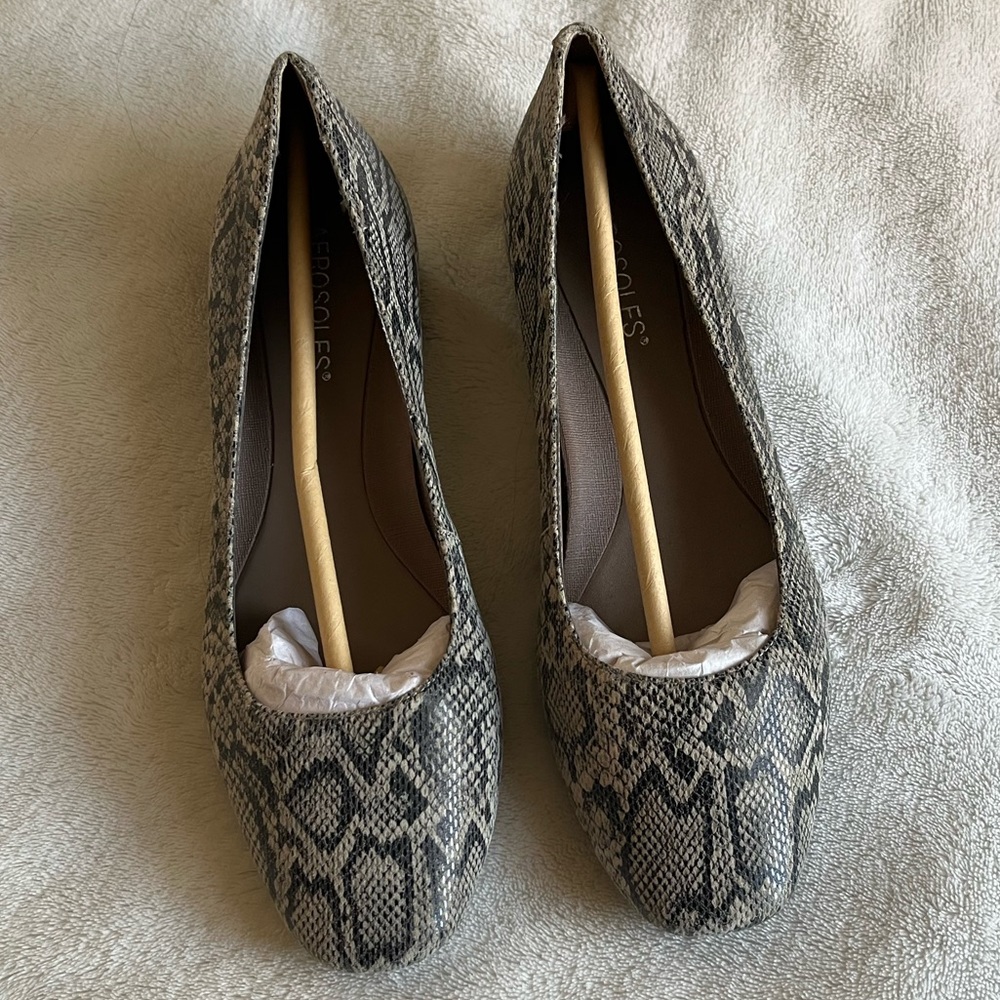Aerosoles Snake Cobra Print Flat Shoes